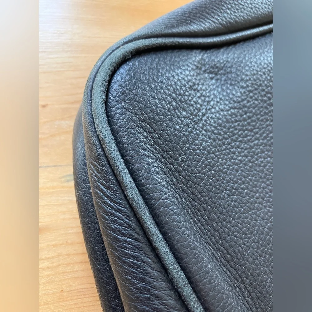 Osgoode Marley Black Leather Vertical Crossbody Messenger Computer Commuter Bag